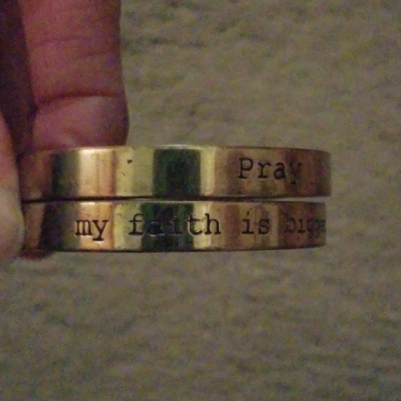 PLUNDER BRACELETS AND PENDANT - Picture 7 of 10